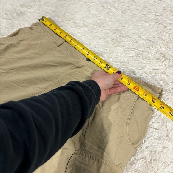 REI Men’s khaki hiking Cargo Shorts Size XL - Picture 3 of 9